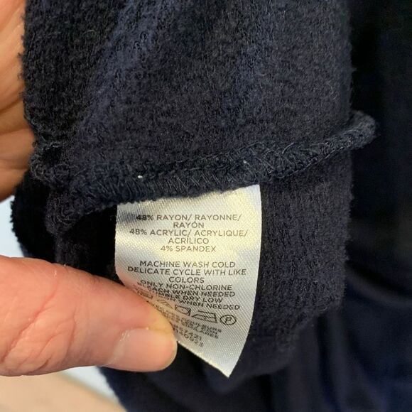 Lou & Grey signature soft long sleeved navy blue teeshirt size large - Picture 10 of 11